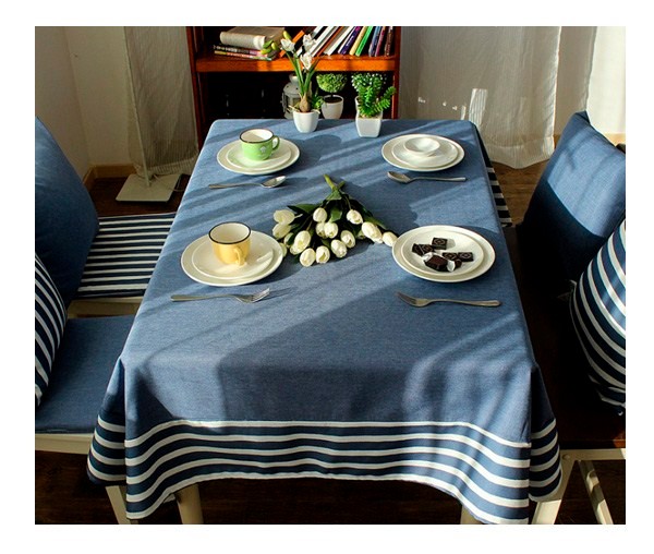 Скатерть 145*220см. Кайма синяя