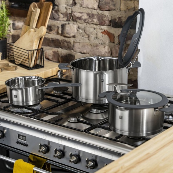 Кастрюля с крышкой 20см 3л Simplify