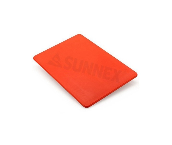 Доска пластиковая красная 46*31см. X