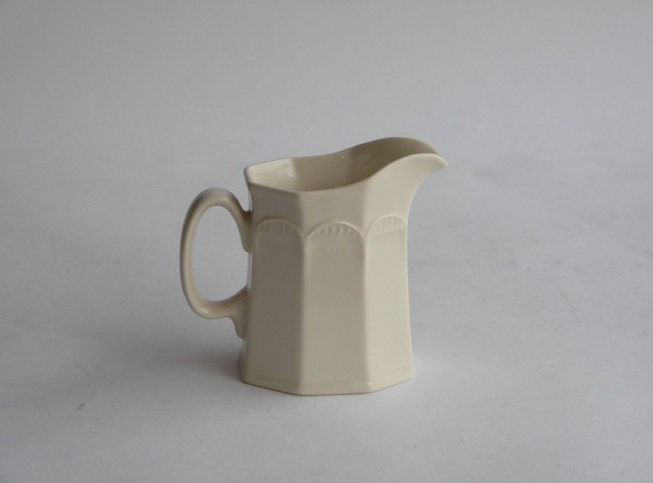 Молочник 285мл.