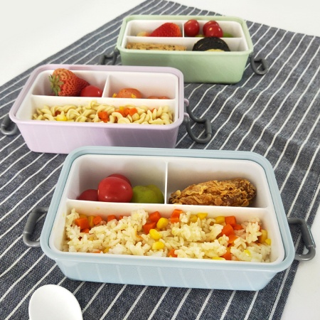 Ланч бокс пластиковый 3 отдела фиолетовый 17*11*7 см с ложкой