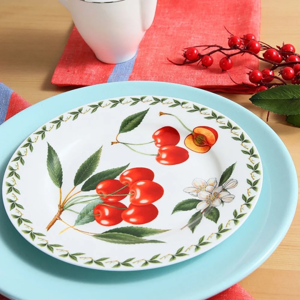 Тарелка 20см Вишня