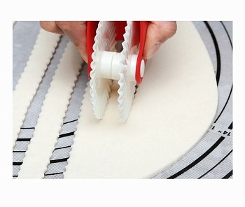 Ролик для пасты 9*8см. пластик,