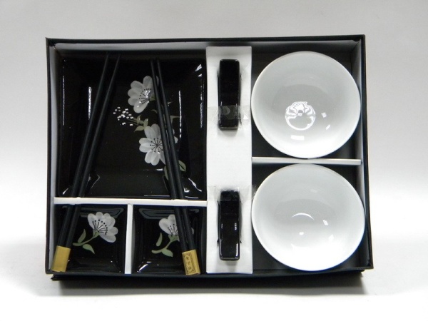 Набор обеденный 10 предметов Цветы на черном