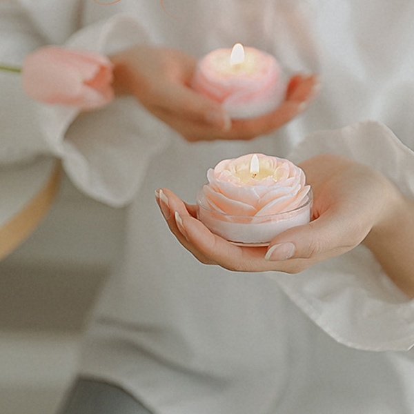 Свеча ароматическая 4*6,5 см роза розовая подставка