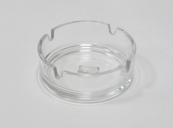 Пепельница 10см. круглая, прозрачная