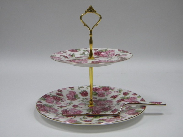 Горка с лопатой Красно-розовые розы